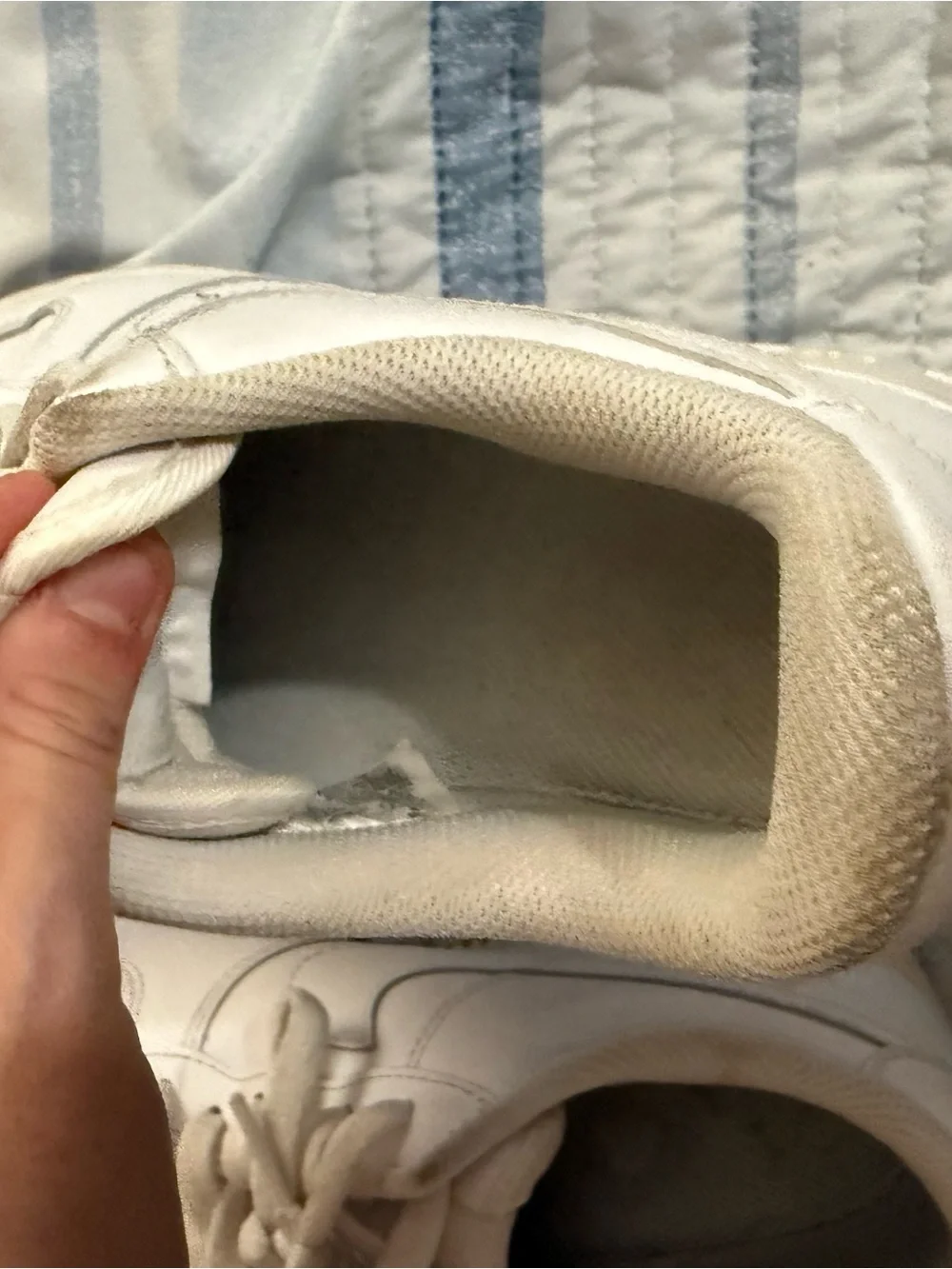 Women’s Air Force 1 low Triple White - Picture 5 of 7